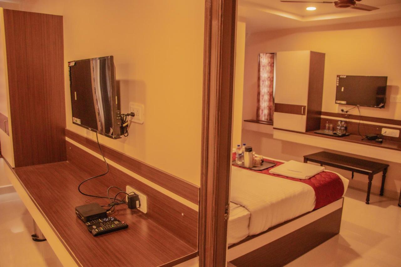 Hotel Mountview Comforts Τιρουπάτι Εξωτερικό φωτογραφία