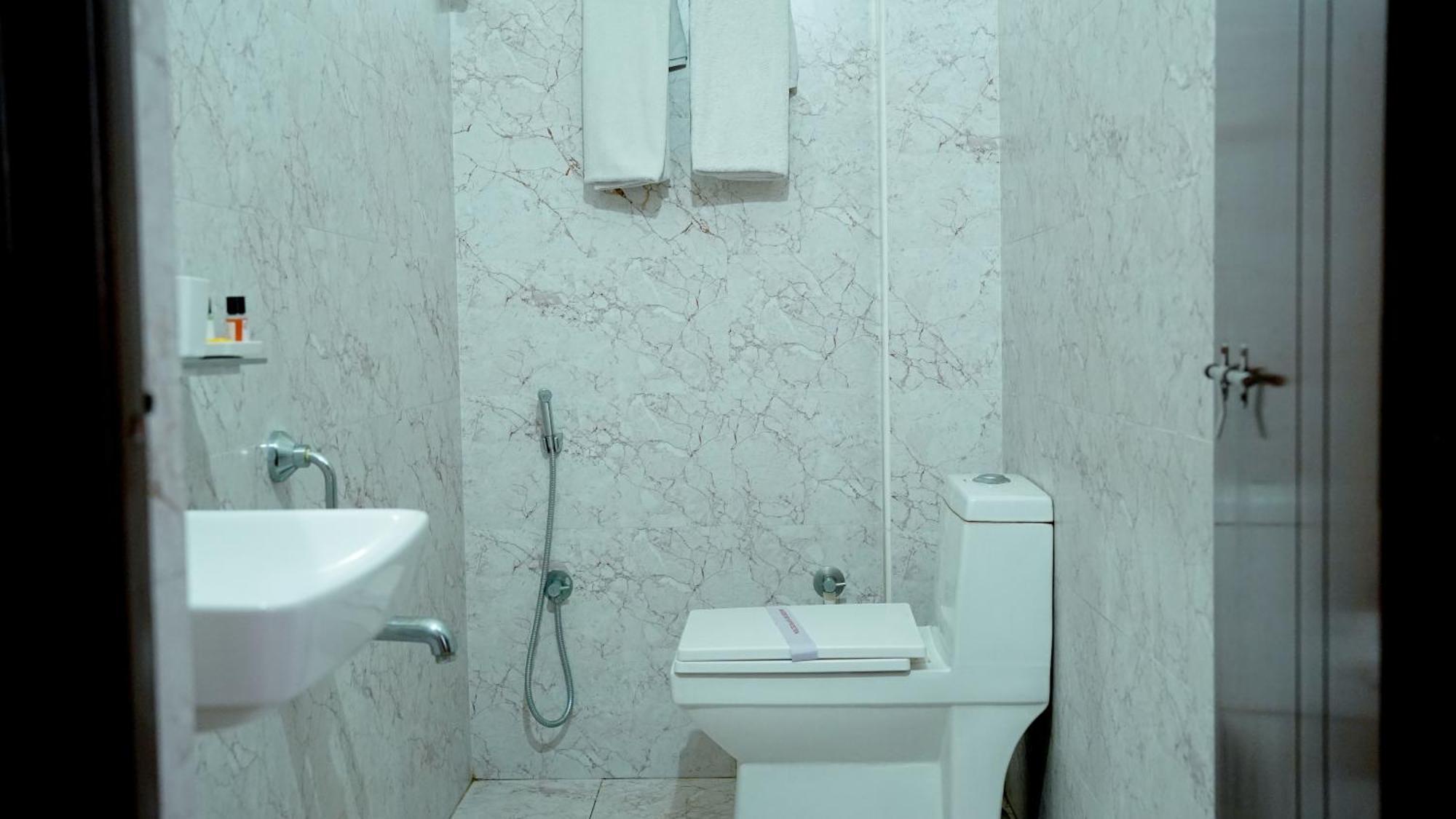 Hotel Mountview Comforts Τιρουπάτι Εξωτερικό φωτογραφία